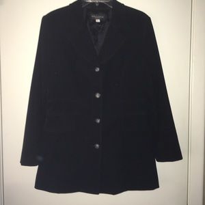 Women’s black jacket
